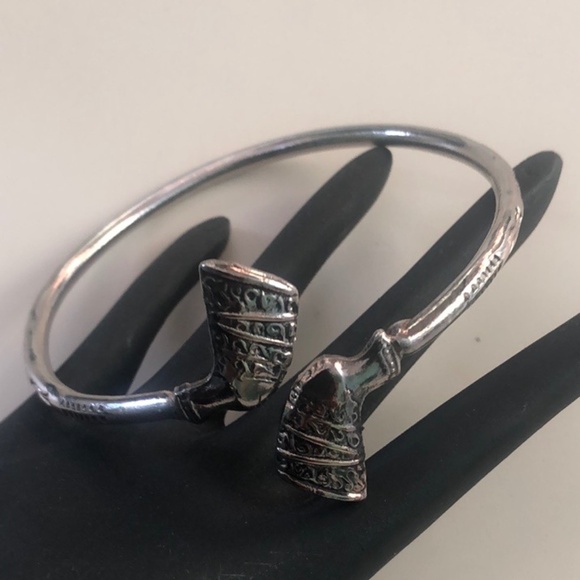 Jewelry - Egyptian Queen Nefertiti Silver Toned Cuffed Bracelet